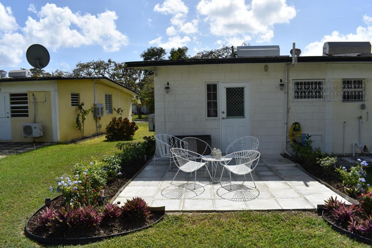 Flamboyant Beach House Saint James Exterior photo