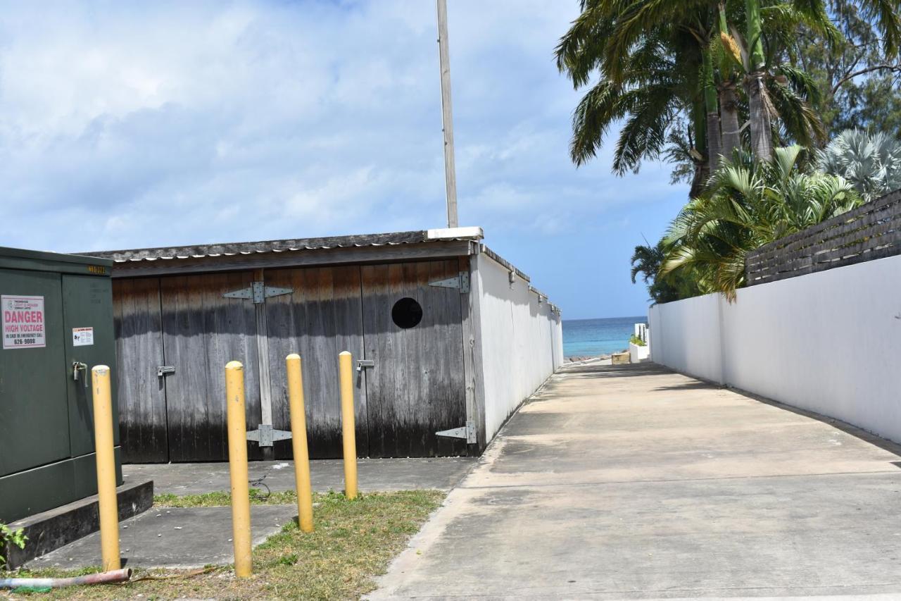 Flamboyant Beach House Saint James Exterior photo